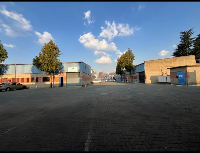 200M² WAREHOUSE TO LET IN EASTLEIGH